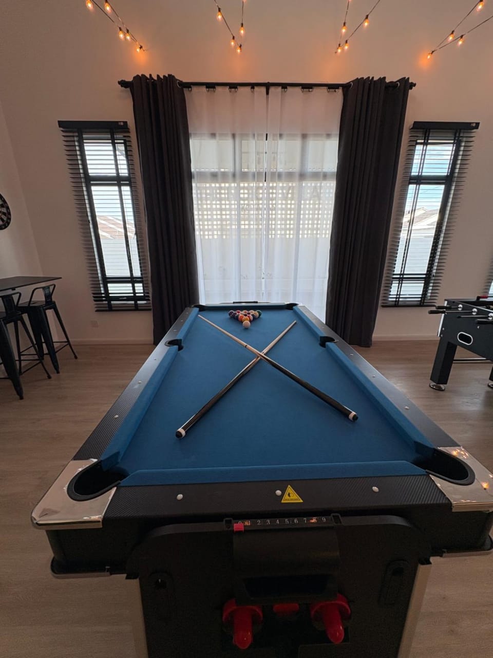 Billiard, Game Room