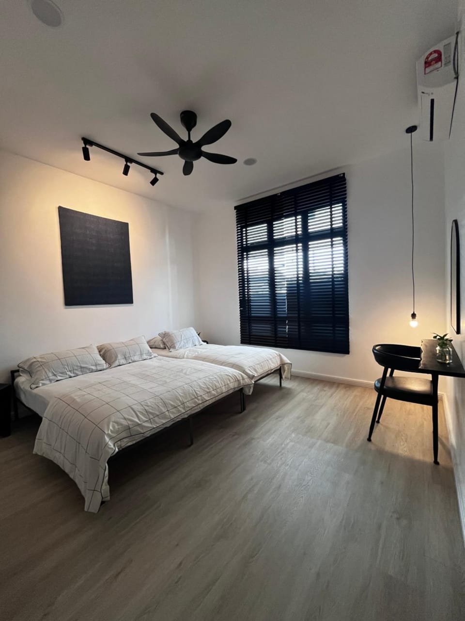 Bed, Bedroom, air conditioner