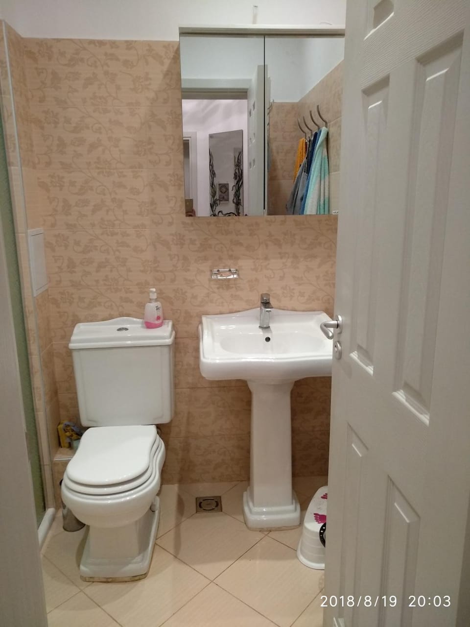 Shower, Toilet