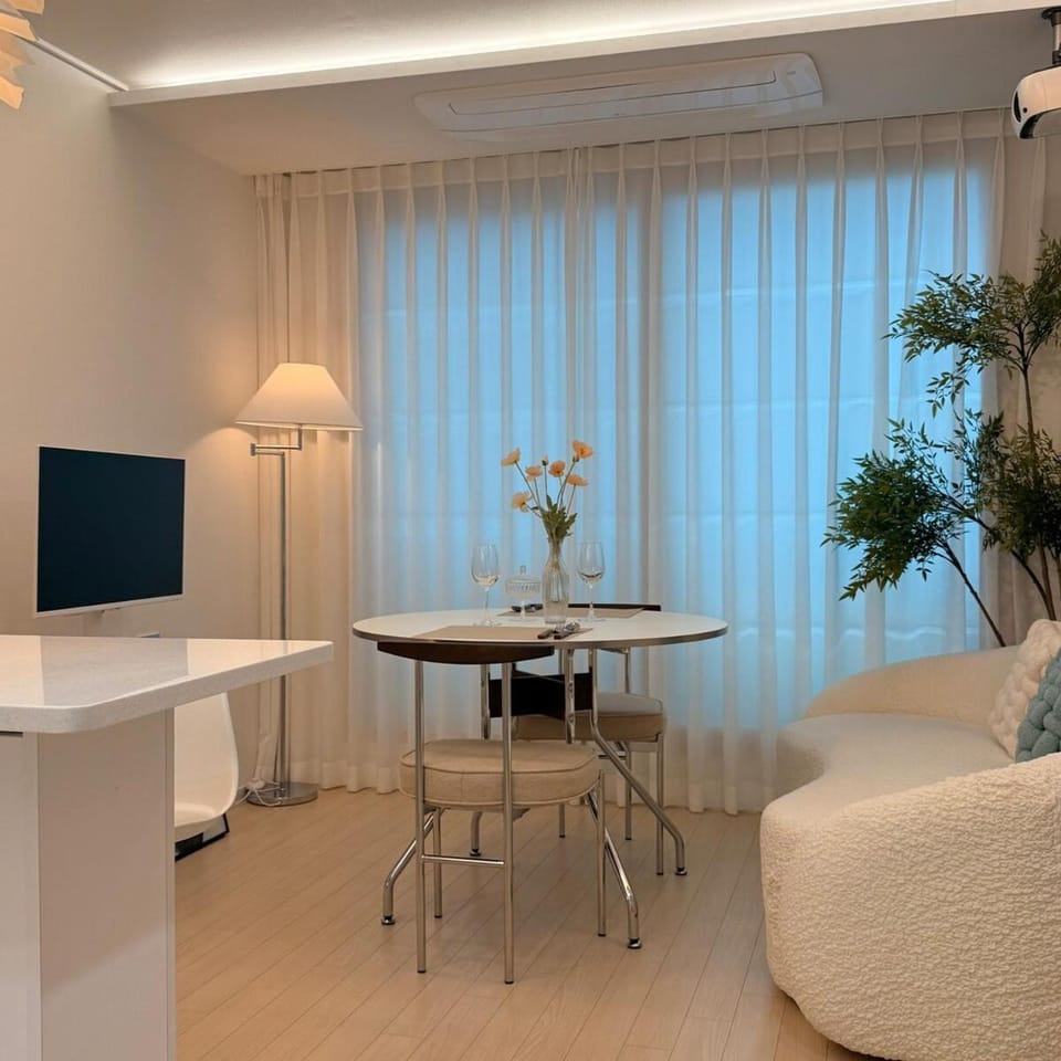Hongdae YUN HEALING STAY Apartment in Seoul