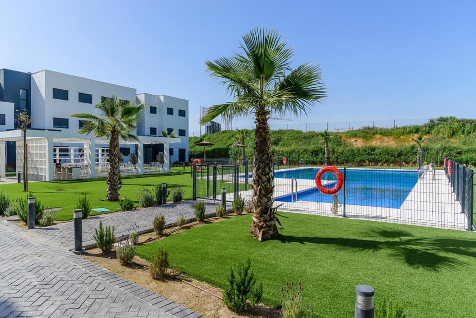 Pool view, Swimming pool