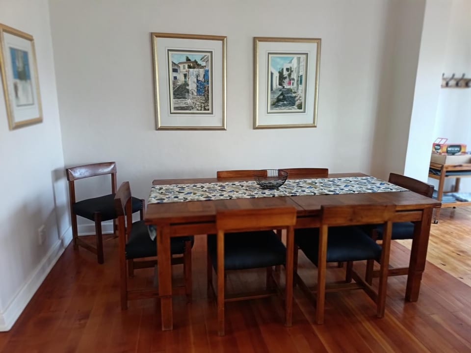 Rockwest 1 Cosy summer holiday house Hermanus House in Hermanus