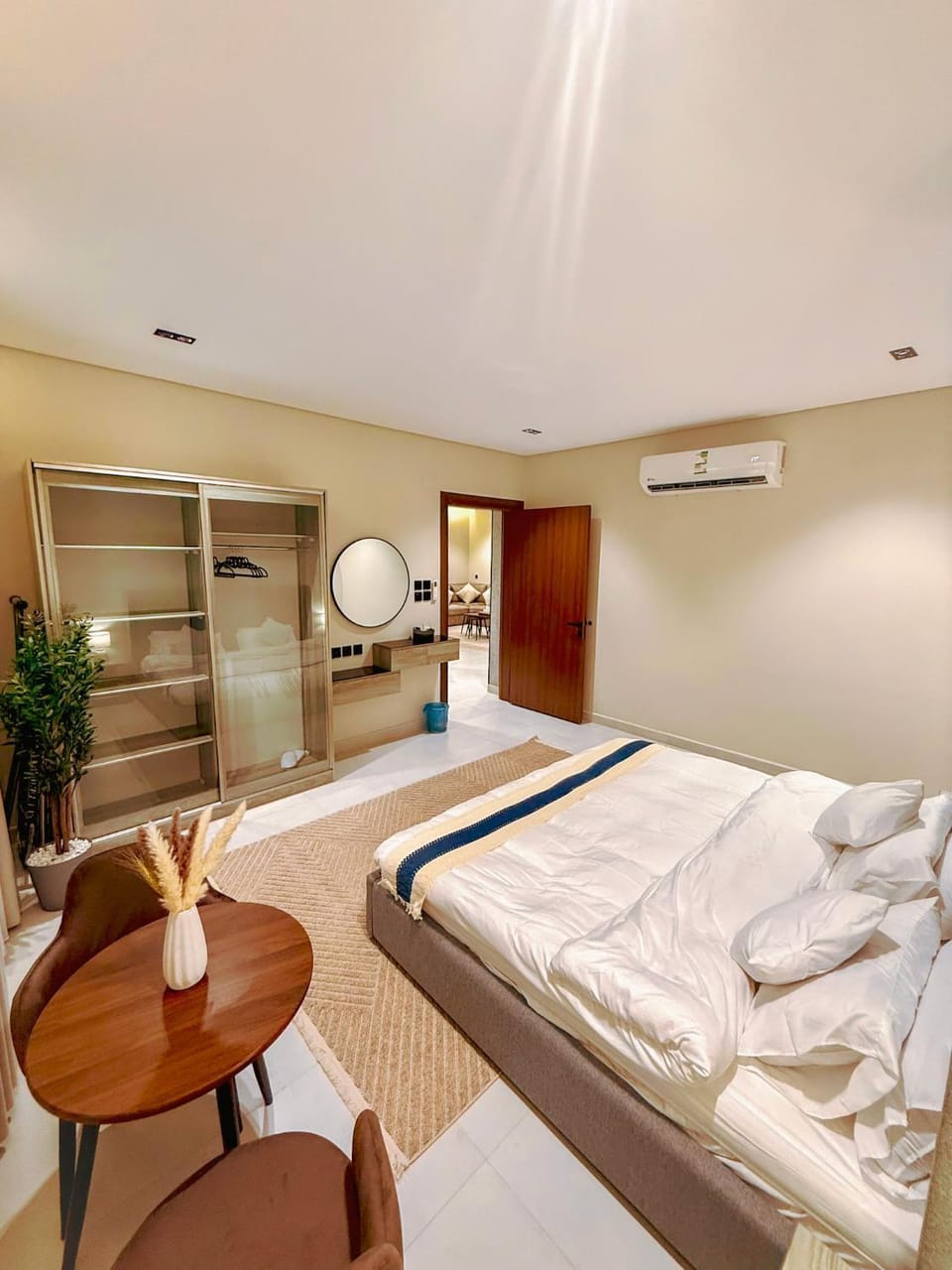 Bed, Photo of the whole room, Seating area, Bedroom, flat iron, internet, internet, towels, wardrobe, air conditioner, air conditioner