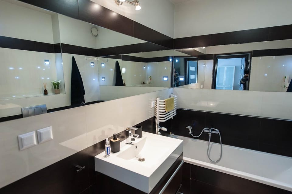 Portlight Apartment -at Marina Yacht Park, Old Town Gdynia Apartment in Pomeranian Voivodeship