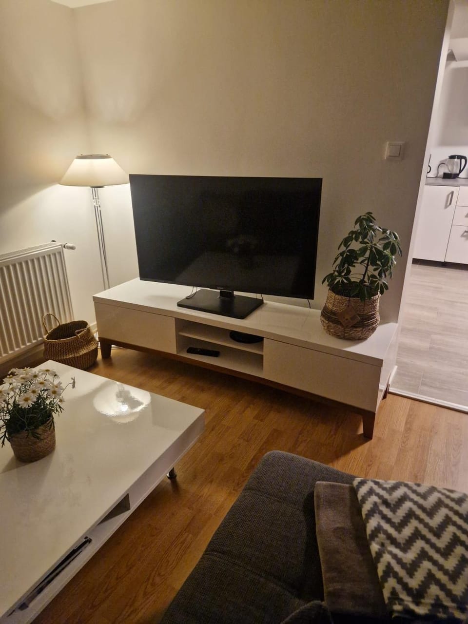 TV and multimedia, Seating area