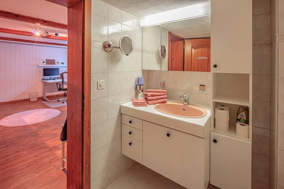 Lovely idyllic apartment close to the Lake Apartment in Canton of Bern (Region)