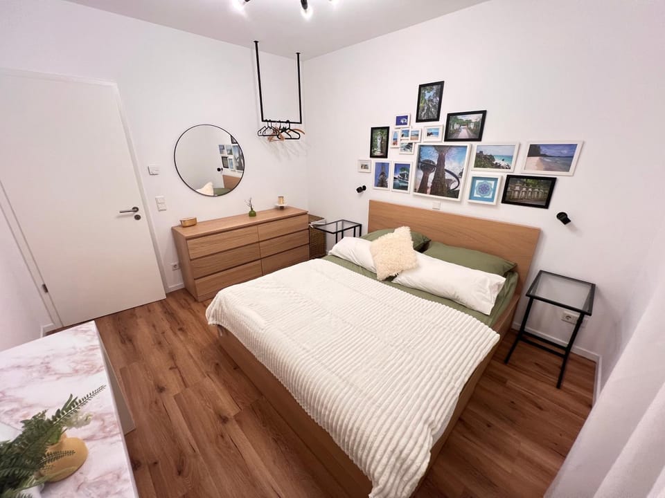 Bed, Bedroom