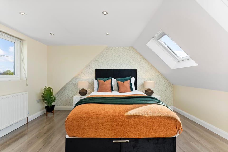 Stunning 6 bedroom in Wembley - Parking House in Wembley