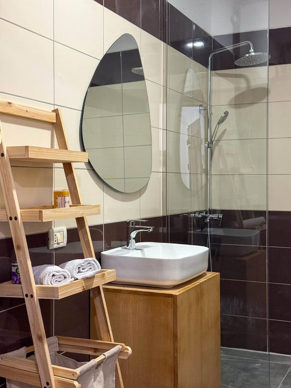 Shower, Bathroom, towels