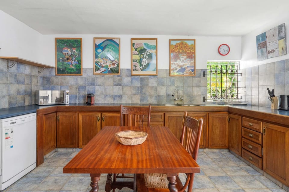 Coffee/tea facilities, Kitchen or kitchenette, dishwasher