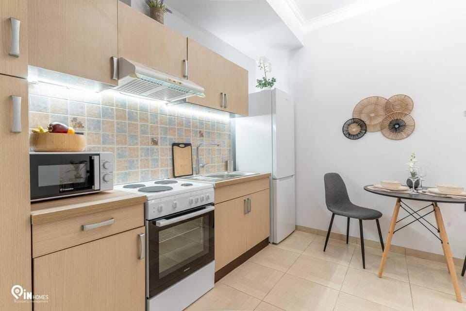 Kitchen or kitchenette, oven, stove