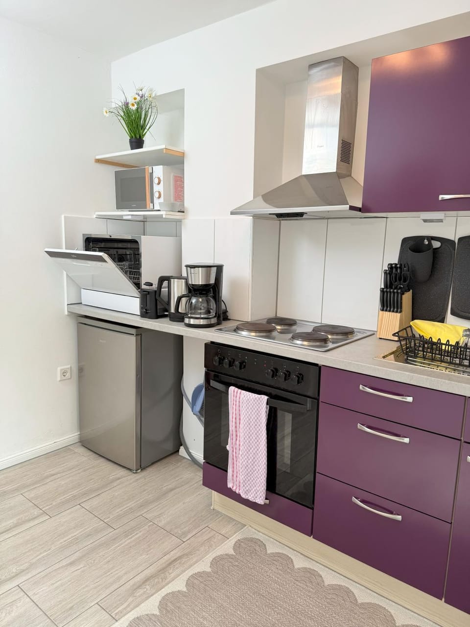 Kitchen or kitchenette