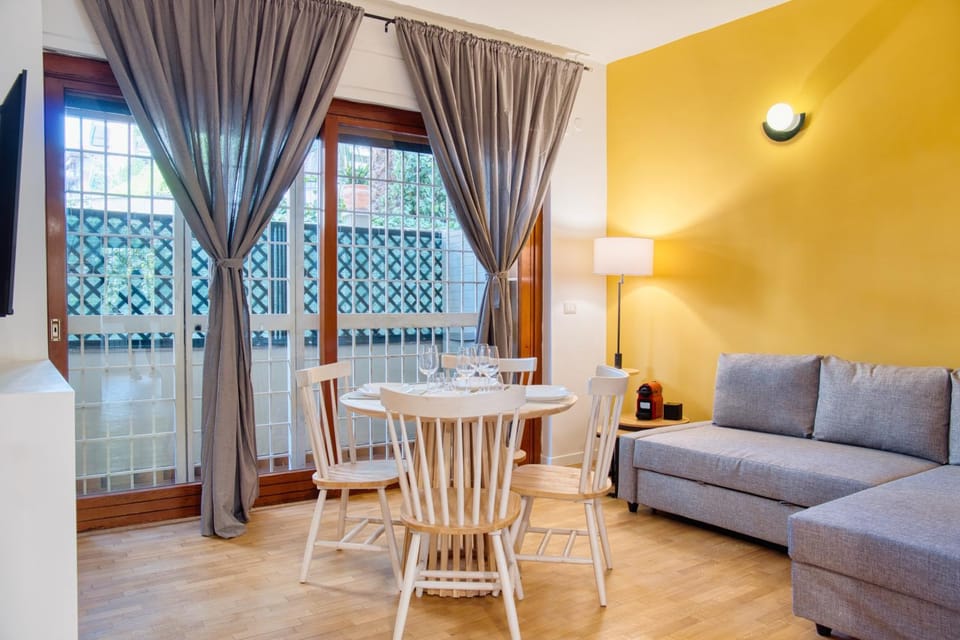 Living room, Seating area, Dining area
