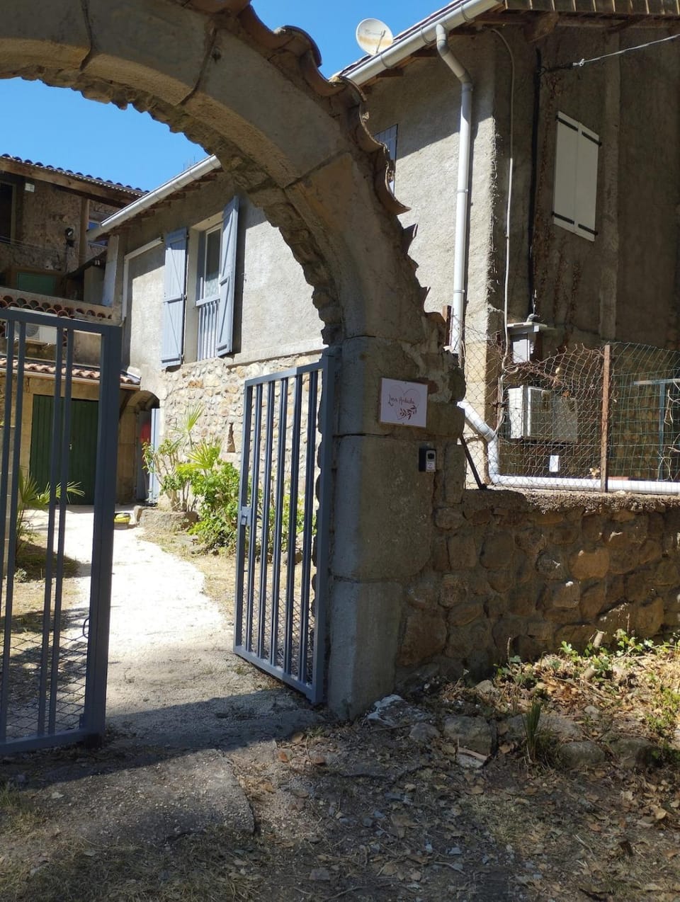 Property building, Facade/entrance