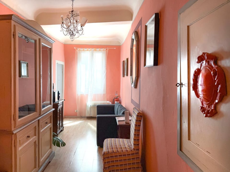 Kitchen or kitchenette, Living room, Seating area