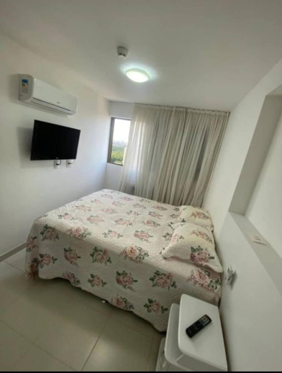 Bed, TV and multimedia, Bedroom, air conditioner