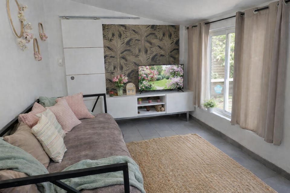 Living room, Seating area, Bedroom