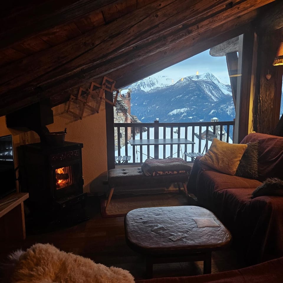 Chalet Lumière Alpine Chalet in Aosta Valley, Italy