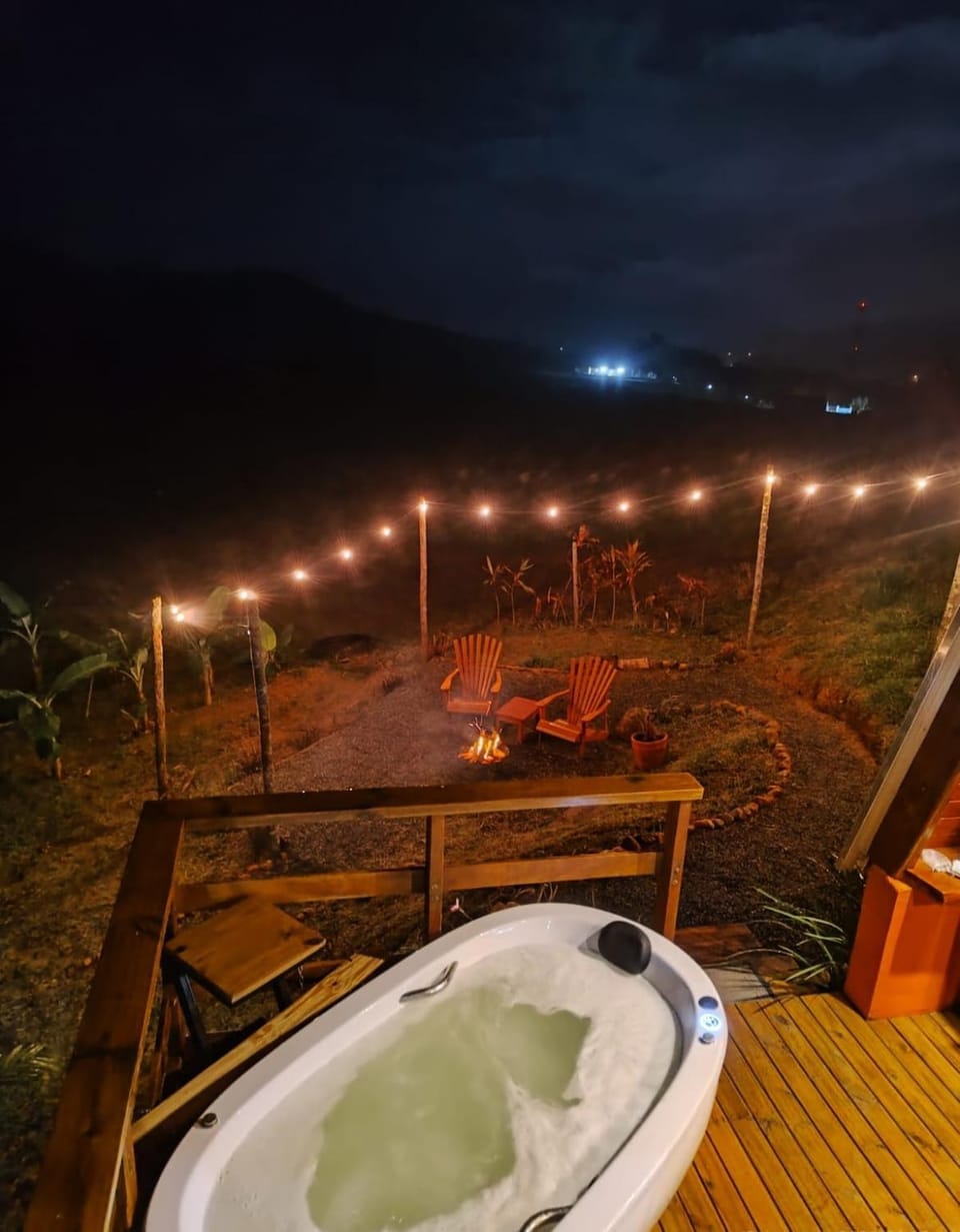 Hot Tub, fireplace
