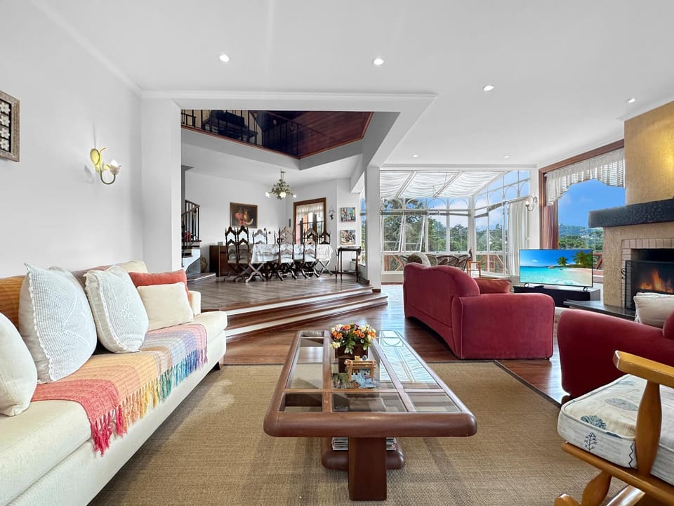 Communal lounge/ TV room, TV and multimedia, Living room