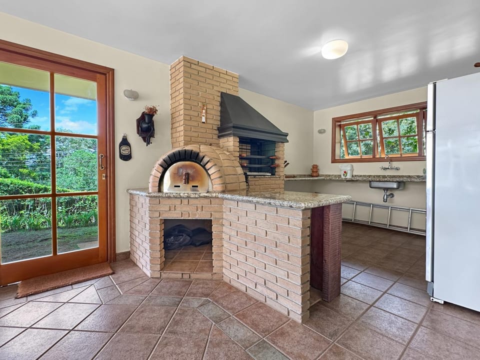 BBQ facilities, oven