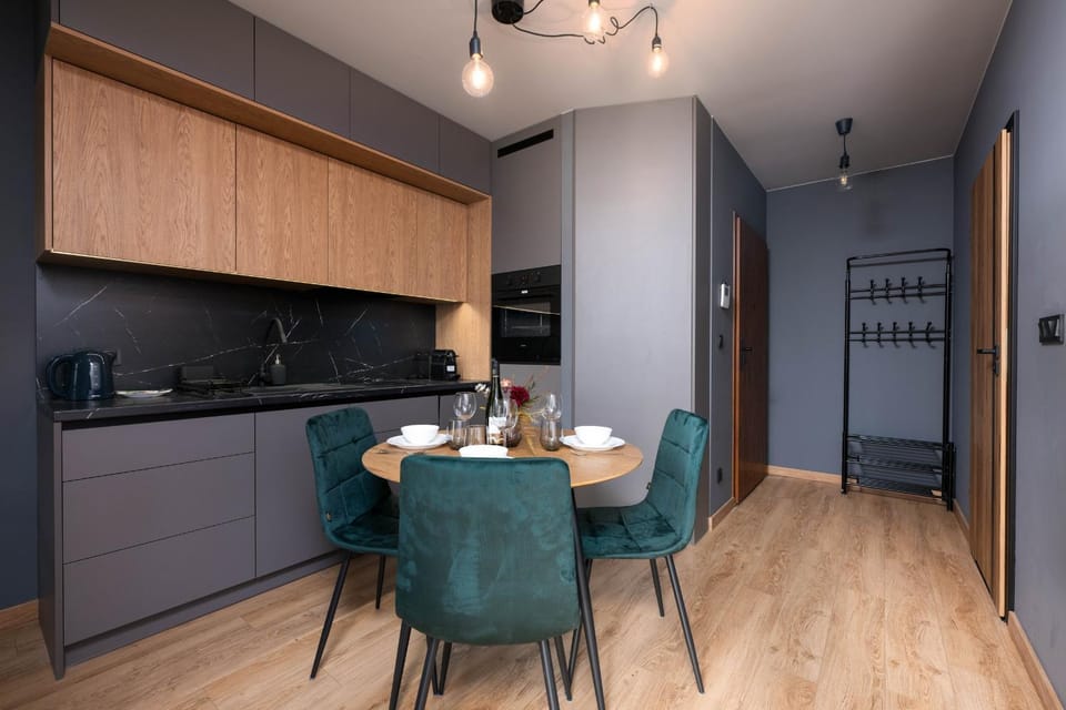 Kitchen or kitchenette, Living room, Seating area, Dining area, stove