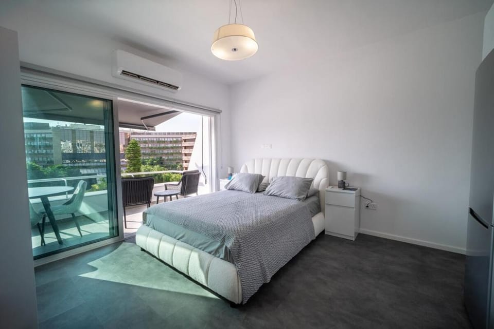 Bed, View (from property/room), Balcony/Terrace, Photo of the whole room, Bedroom