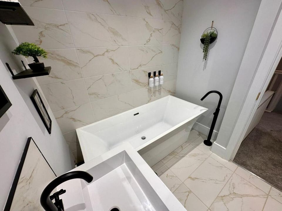Bathroom, Bath