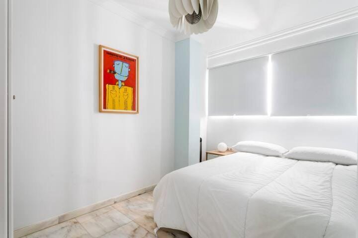 Super Flat 3 rooms 1 toilet Center wifi AC Apartment in Valencia