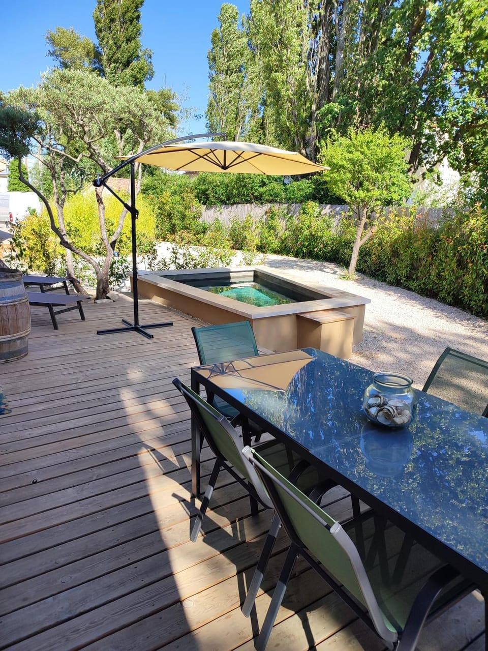 Le Picholine House in Mazan