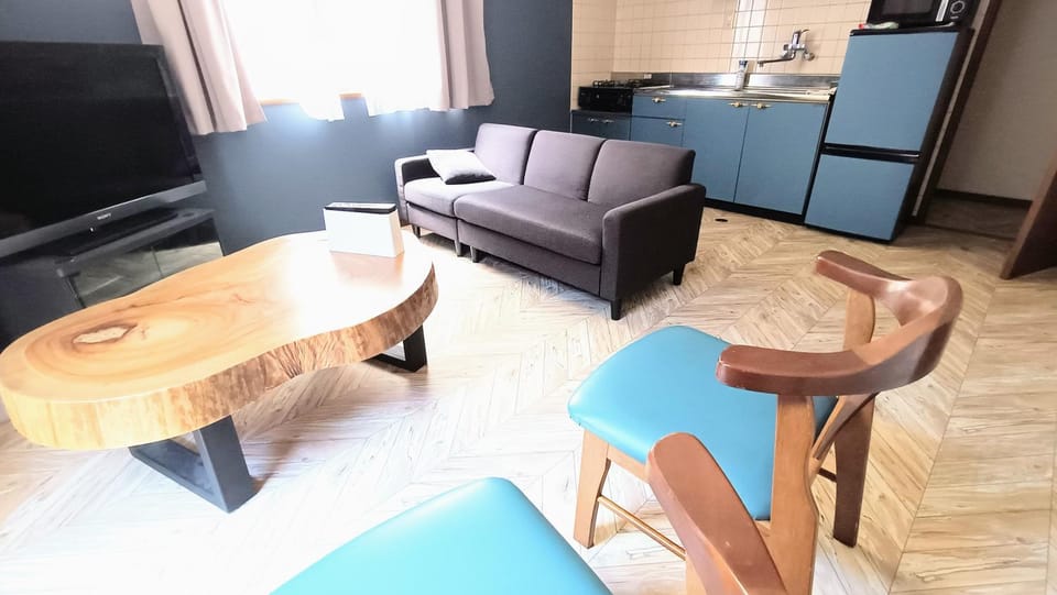 Kitchen or kitchenette, Living room
