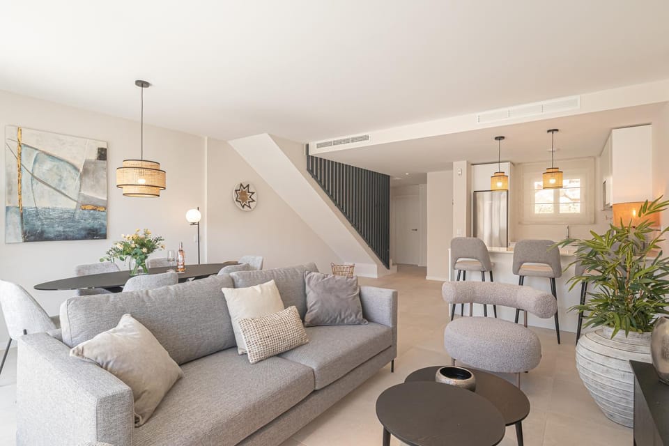 Living room, Dining area