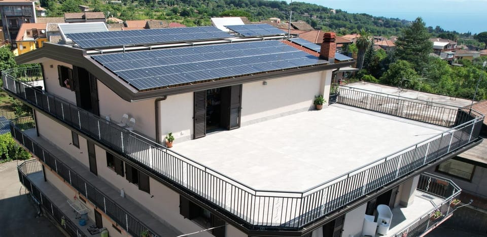 Property building, Day, Natural landscape, Bird's eye view, Balcony/Terrace