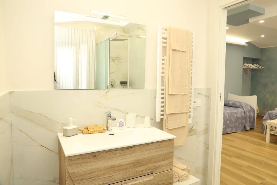 Bathroom, towels