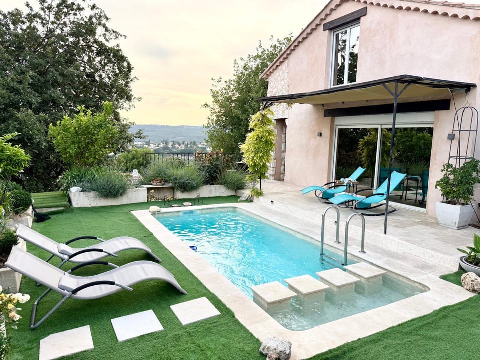 Family Villa Augflor with Pool and Garden Villa in Saint Paul de Vence