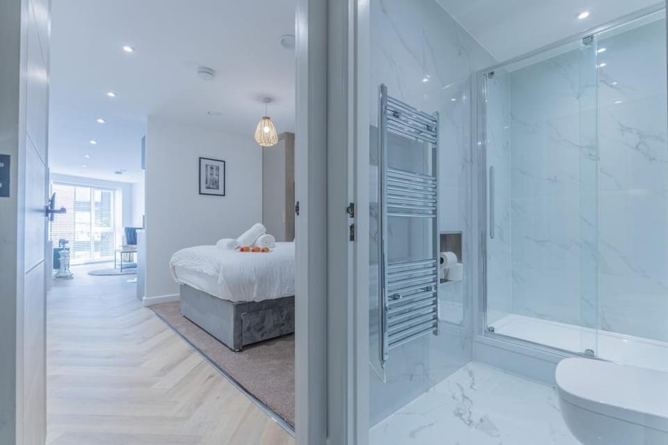 Shower, Bed, Bedroom, Bath