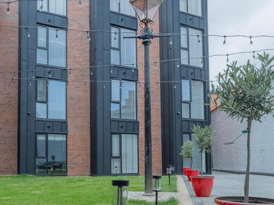 Property building, Spring, Day, Garden view