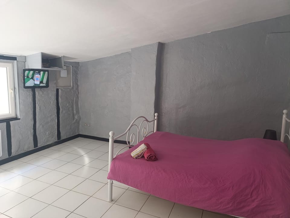Good Knight Inn Apartment in Carcassonne