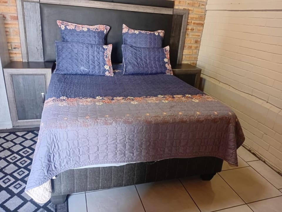 Taoana Guest House Bed and Breakfast in North West, South Africa
