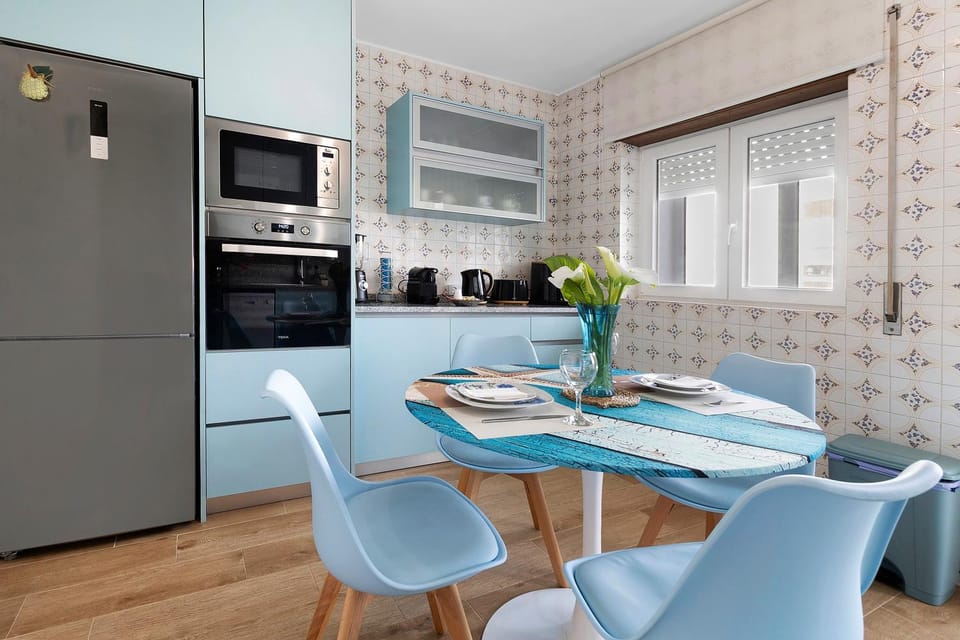 Property building, Kitchen or kitchenette, Living room