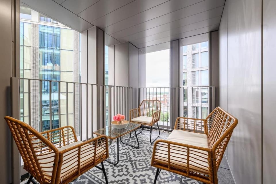 View (from property/room), Balcony/Terrace, Seating area