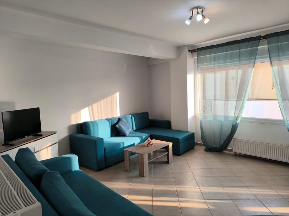 TV and multimedia, Living room, Photo of the whole room, Seating area