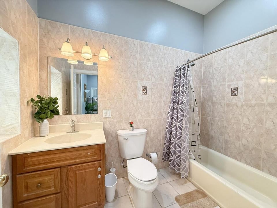 Shower, Toilet, Bathroom, Bath