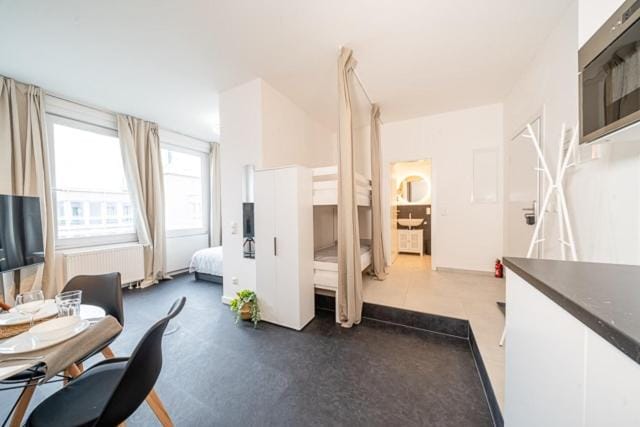 2 Modern city studio for 6 Bogenhausen near Messe Apartment in Munich