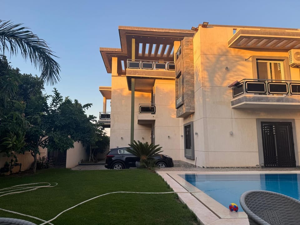BERGHOFF RESIDENCE - LUXURY AIR- CONDITION VILLA WITH PRIVATE POOL - king Marriott Alex Villa in Alexandria Governorate