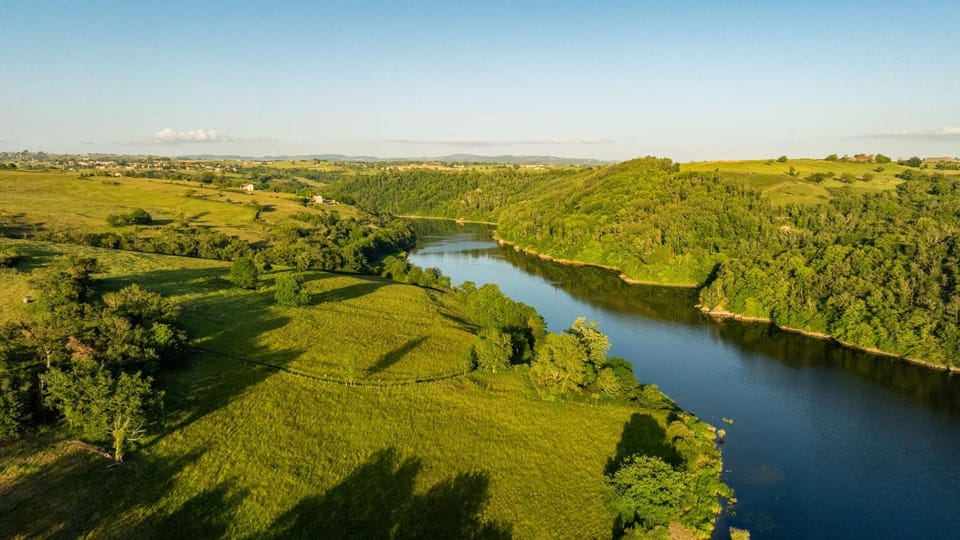 Lodge Grand Confort - 1h de Lyon - Vue sur Loire House in Auvergne-Rhône-Alpes