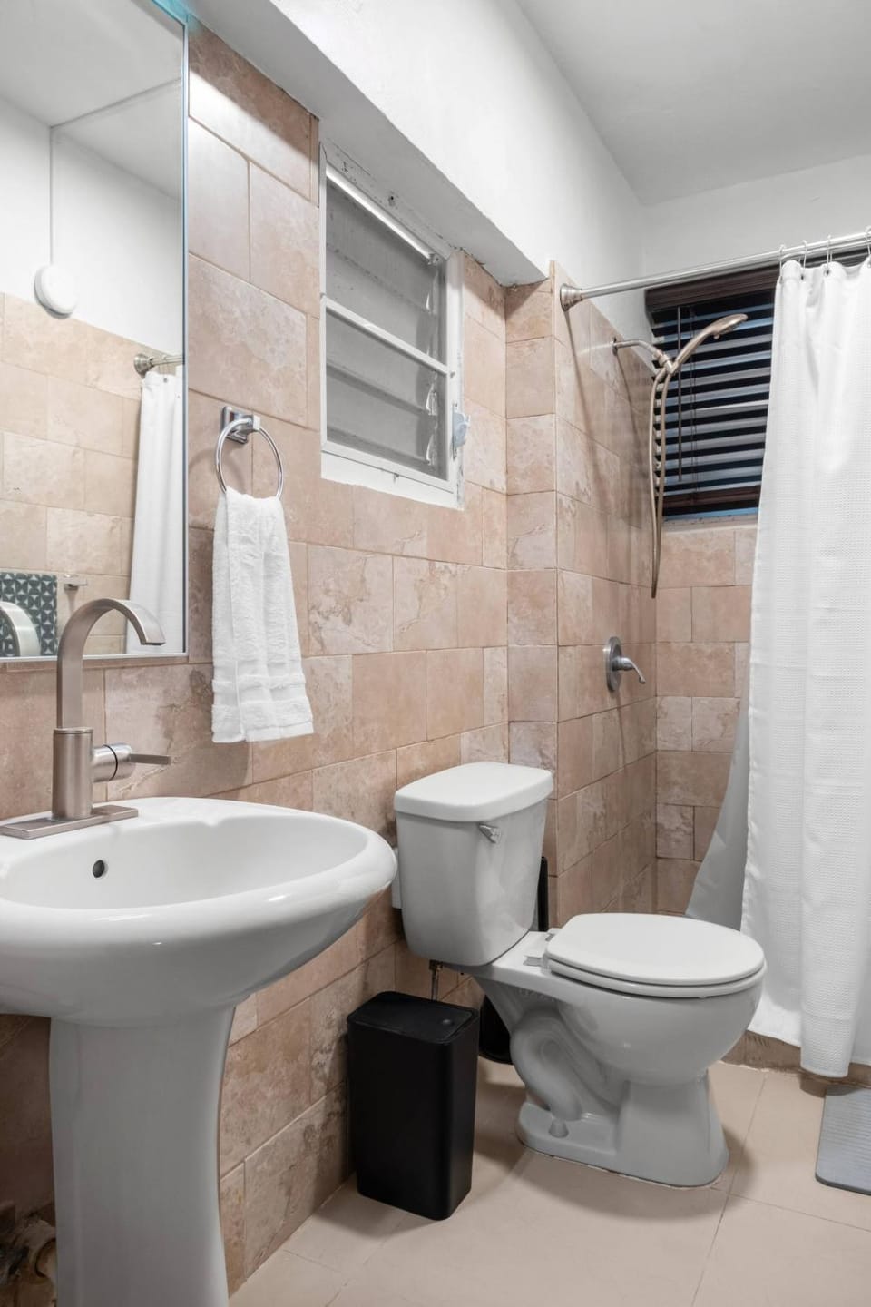 Isla Verde Retreats - 2 Stylish Homes by the Ocean Apartment in Carolina