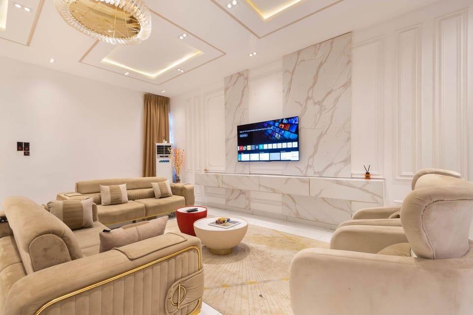 5 bedroom apartment at Lekki phase 2 Ologolo Lagos Apartment in Lagos, Nigeria