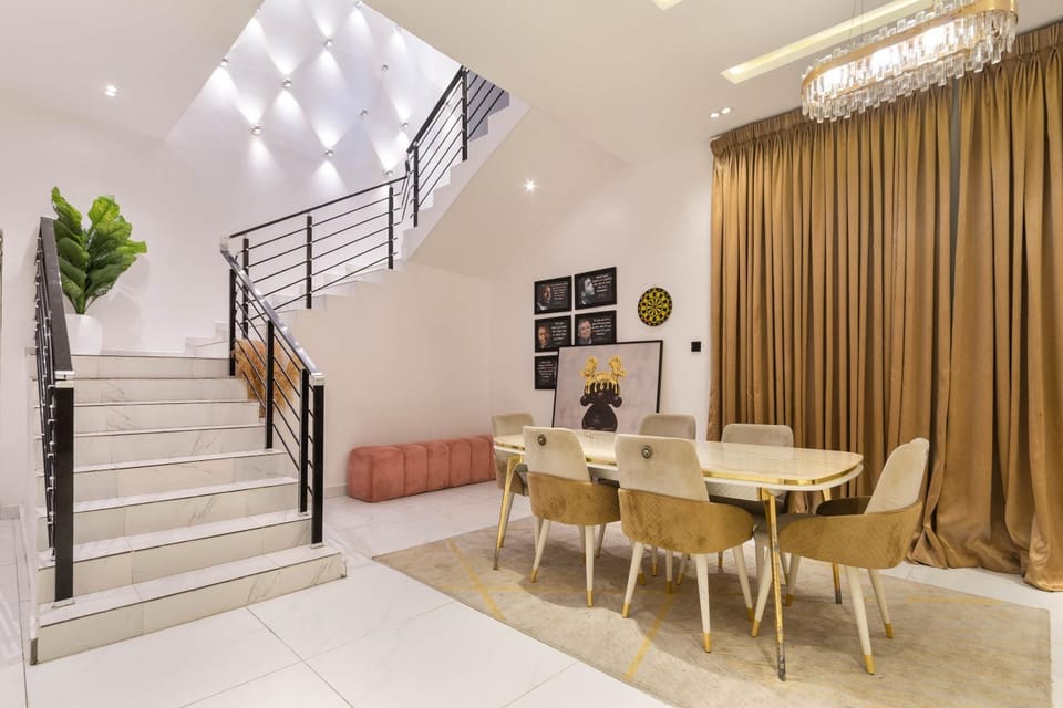 5 bedroom apartment at Lekki phase 2 Ologolo Lagos Apartment in Lagos, Nigeria