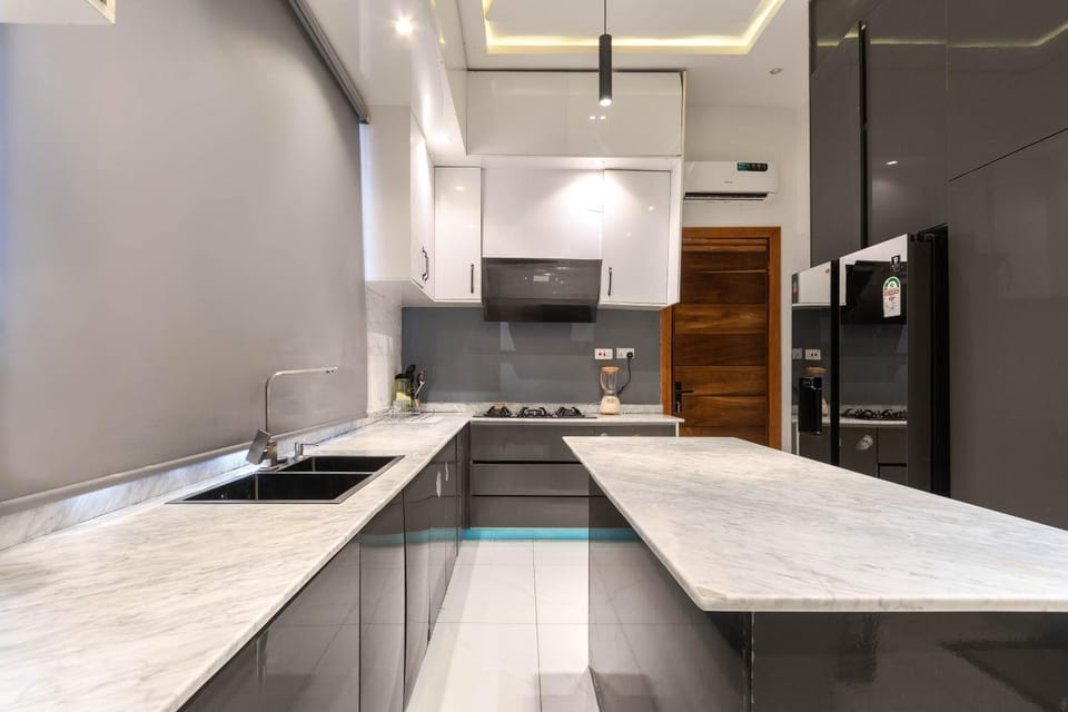 5 bedroom apartment at Lekki phase 2 Ologolo Lagos Apartment in Lagos, Nigeria